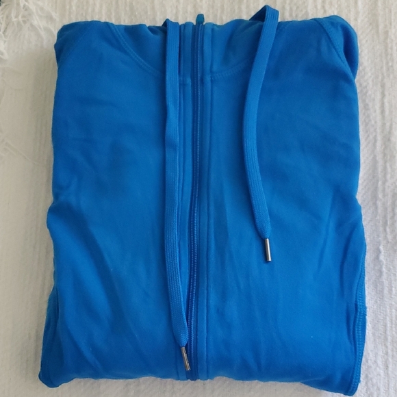 Lucy Blue - Picture 10 of 10